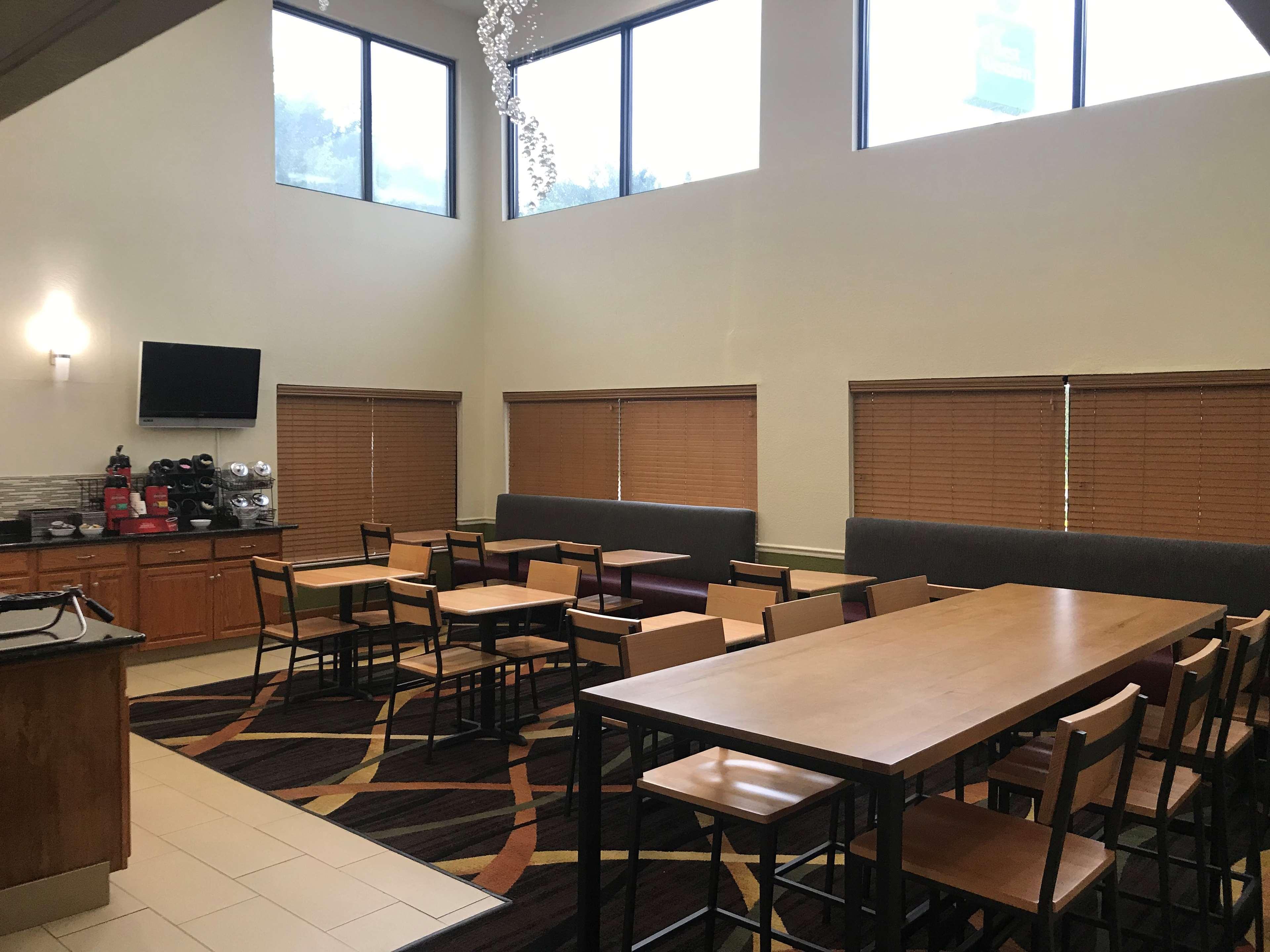 Best Western Rayne Inn Luaran gambar